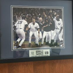 Aaron Boone 2003 ALCS GW HOME RUN PHOTO FRAMED