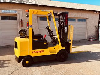 Hyster Forklift (READ DESCRIPTION)