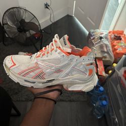 balenciaga size 10  or11 price negotiable 