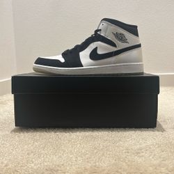 Jordan 1 Black and White