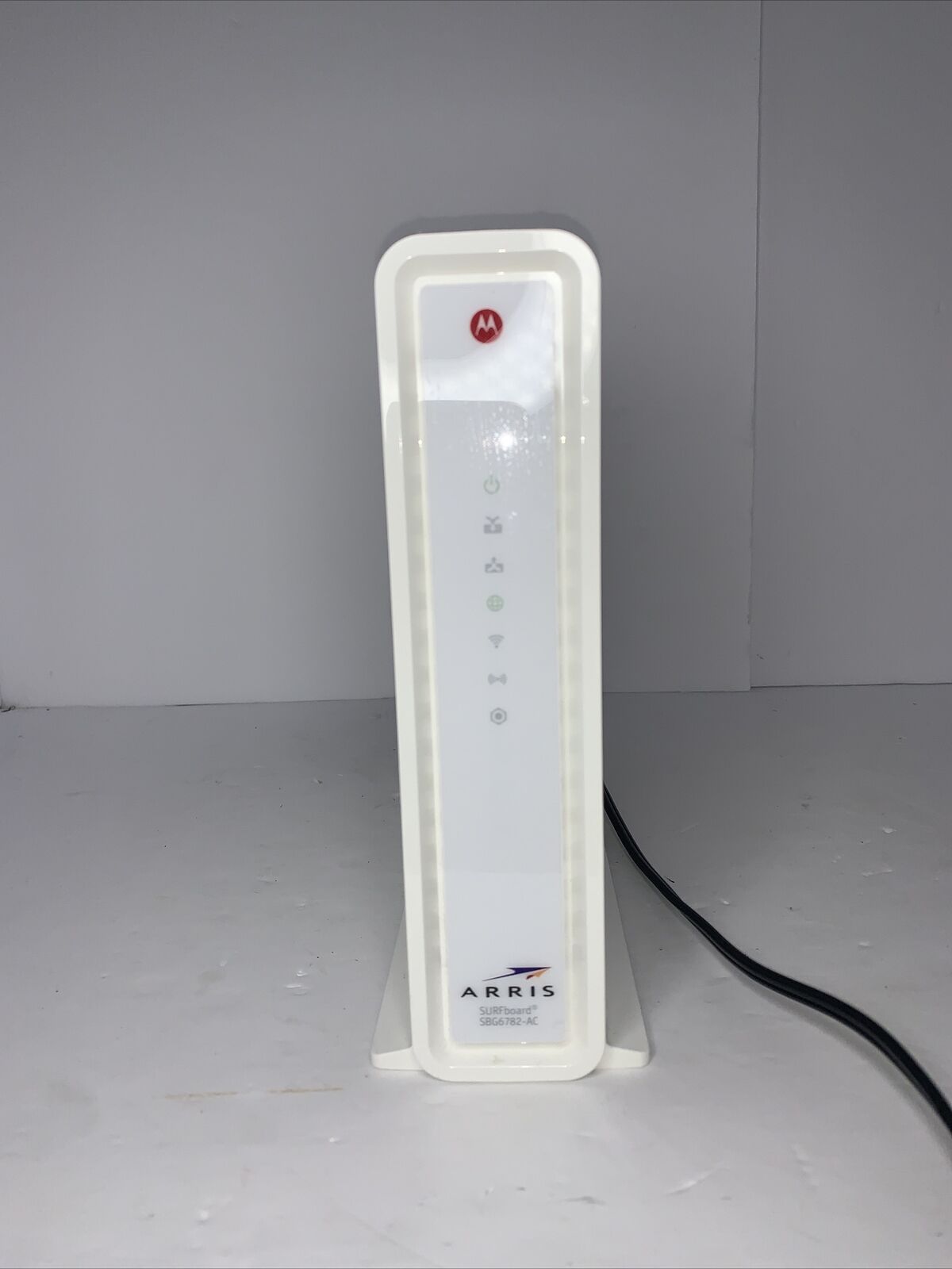 Motorola Arris SURFboard SBG6782-ACH Cable Modem Wi-Fi AC Router 4 ports 1Gib 