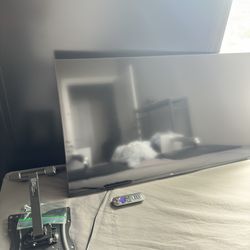 TCL 43” 4K Smart Roku TV