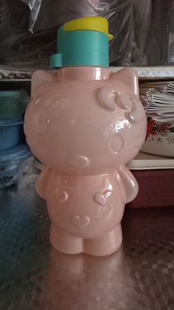 Kitty Chelas Eco Bottles