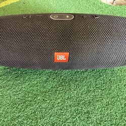 JBL Charge 4 Bluetooth Speaker – Excellent Sound – Great Condition