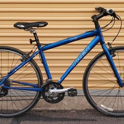Trek Hybrid Road - Excellent Condition - Lightweight Frame

