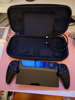 Black PlayStation portal come with official case