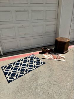 2 Accent Rugs / Entryway Door Mats – Blue & Floral