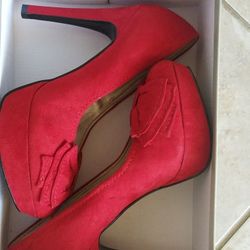 Red cute heels! ( size 9)