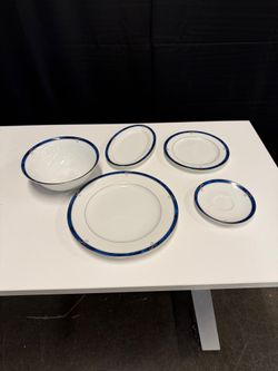 Patra by Nikko White Porcelain 5 Piece Dinnerware Set with Blue Trim