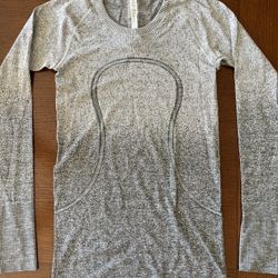 Lululemon Women’s Long Sleeve Shirt