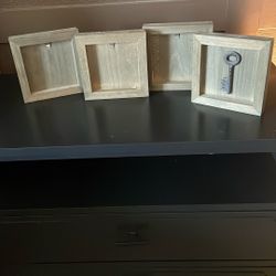 4 Wooden Frames
