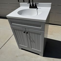 24 Inch Bathroom Vanity With Sink And Faucet 