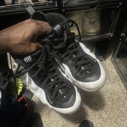 Nike Foamposite Size 9 