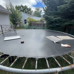 Free Trampoline 