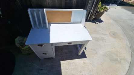 Kids White Desk & Chair Used
