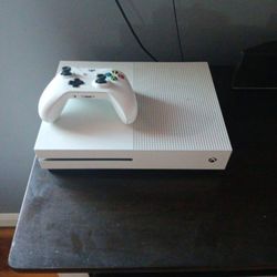 Xbox 1 white perfect condition