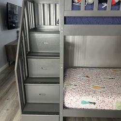 Bunk Bed twin over twin 