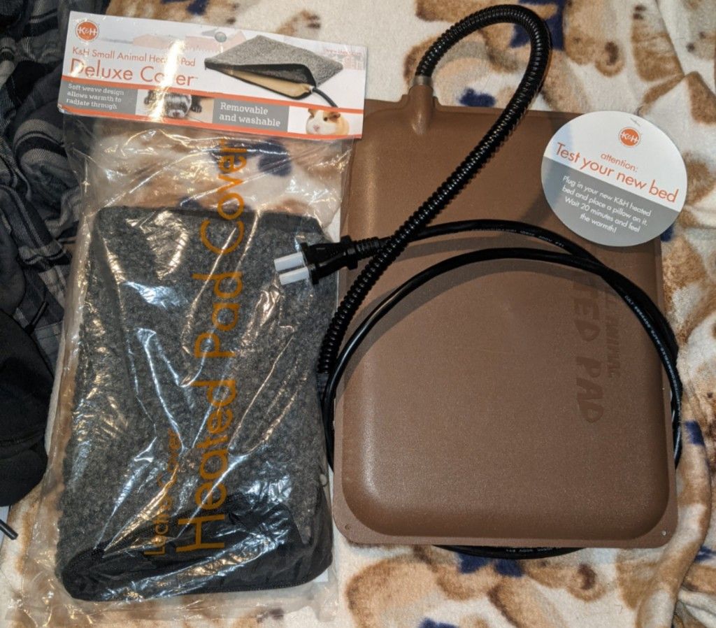 NWT Small Animal Heating Hardshell Pad