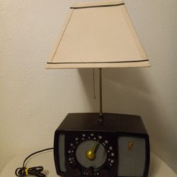 Vintage Radio  Lamp 
