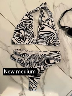 Medium bathing suit