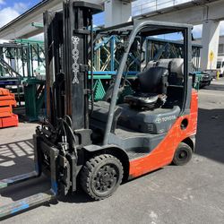 Toyota 5000lb Cap Forklift