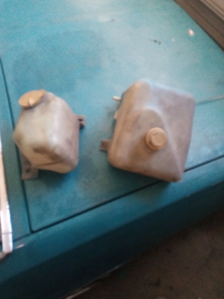 Original 78-79 Cutlass Resivoures 
