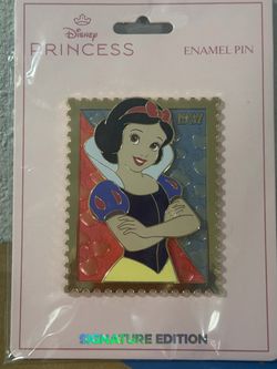 Pink a la Mode Disney Royal Stamp Snow White Collectible Pin LE 400