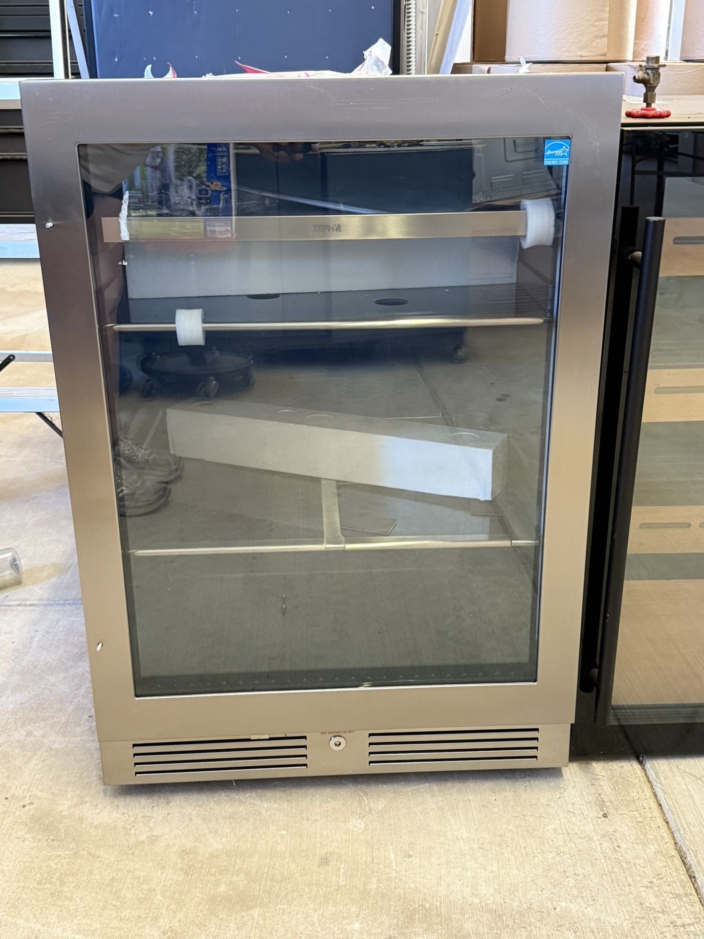 Zephyr Presrv 24 Inch Beverage + Wine Fridge Single Zone Under Count PRB24C01CG
