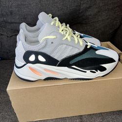 Yeezy 700 