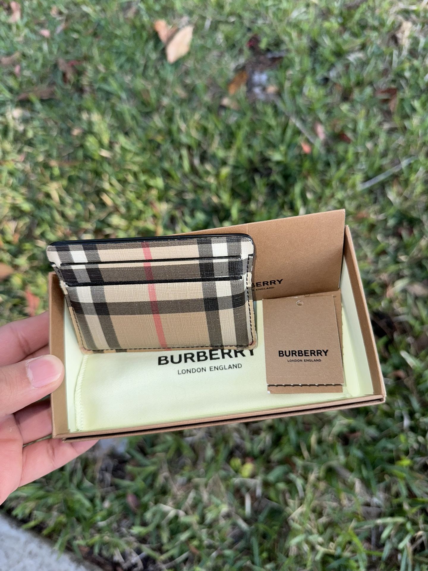 Burberry Card Holder - 100% Authentic w/ Tags