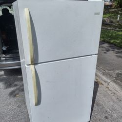 Frigidaire Refrigerator 