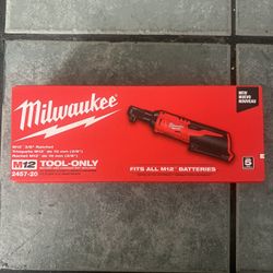 Milwaukee M12 2457-20 12V Li-Ion 3/8'' Cordless Ratchet - Red