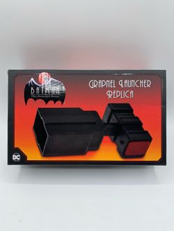 NECA Batman The Animated Series Grapnel Launcher Replica BRAND NEW