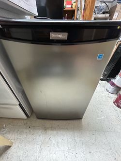Mini Fridge !!