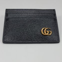 Gucci GG Marmont card case. 