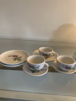 Mini ceramic collection, and more 40 pieces for 25, come to pick up.