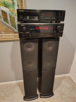 Vintage stereo equipment set/ Retro speakers for turn tables