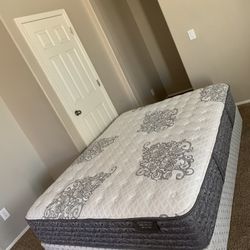 QUEEN MATTRESS PLUSH AND FREE BOX SPRING