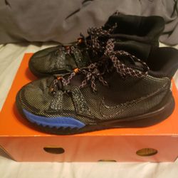 Nike Kyries 