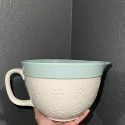 Christmas mixing dish 