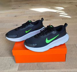New Nike Promina Walking Shoes - Men's size 11