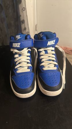 3.5y brand new Nikes for boys or girls 40 bucks