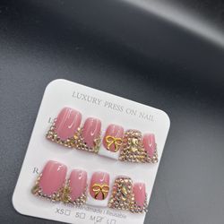 Luxury Press/glue On Nails 