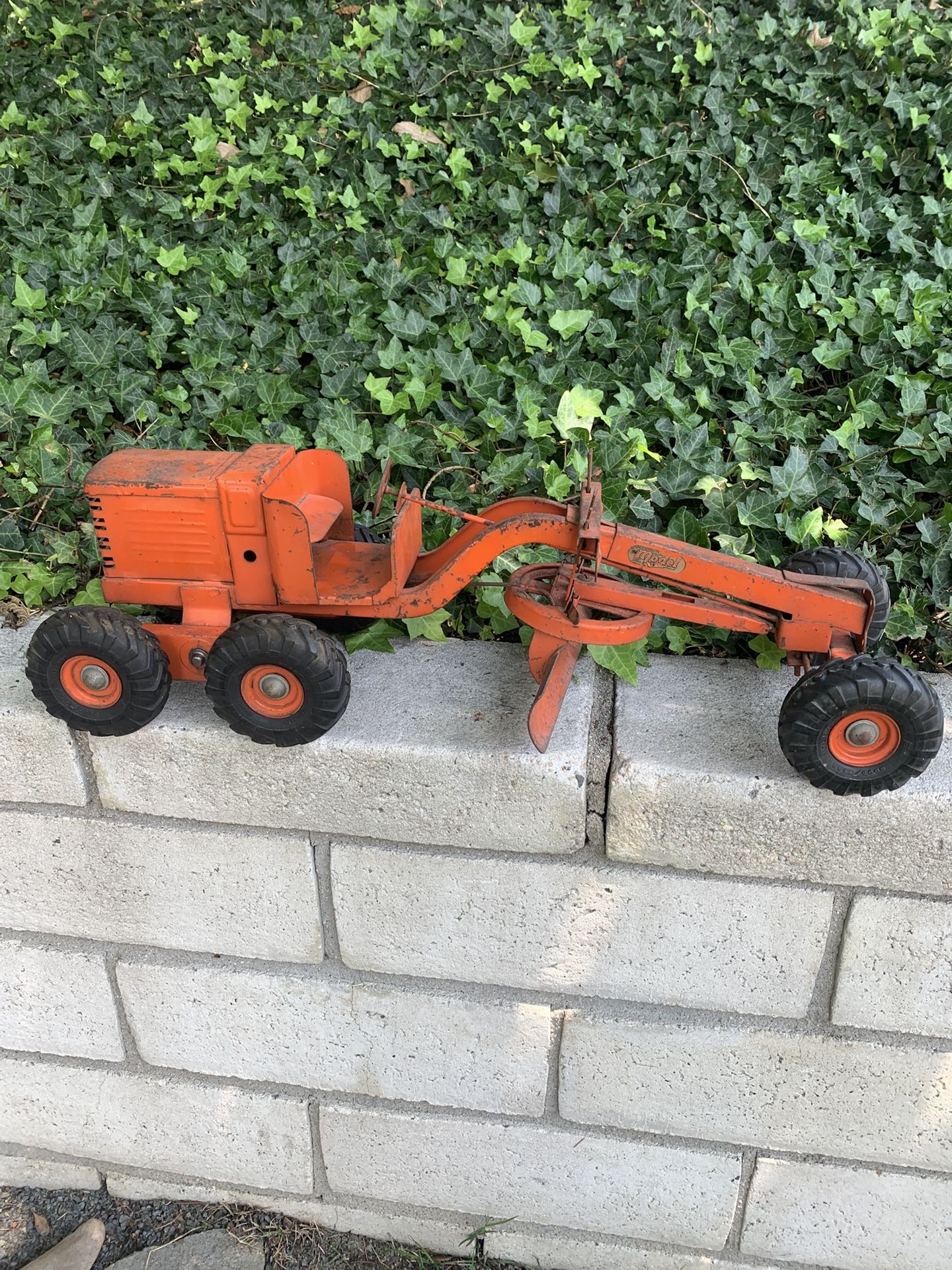Vintage 1950’s Doepke Steel Grader