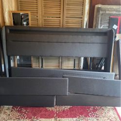 Queen Size Platform Bed With Drawers 