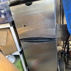 Frigidaire Refrigirator