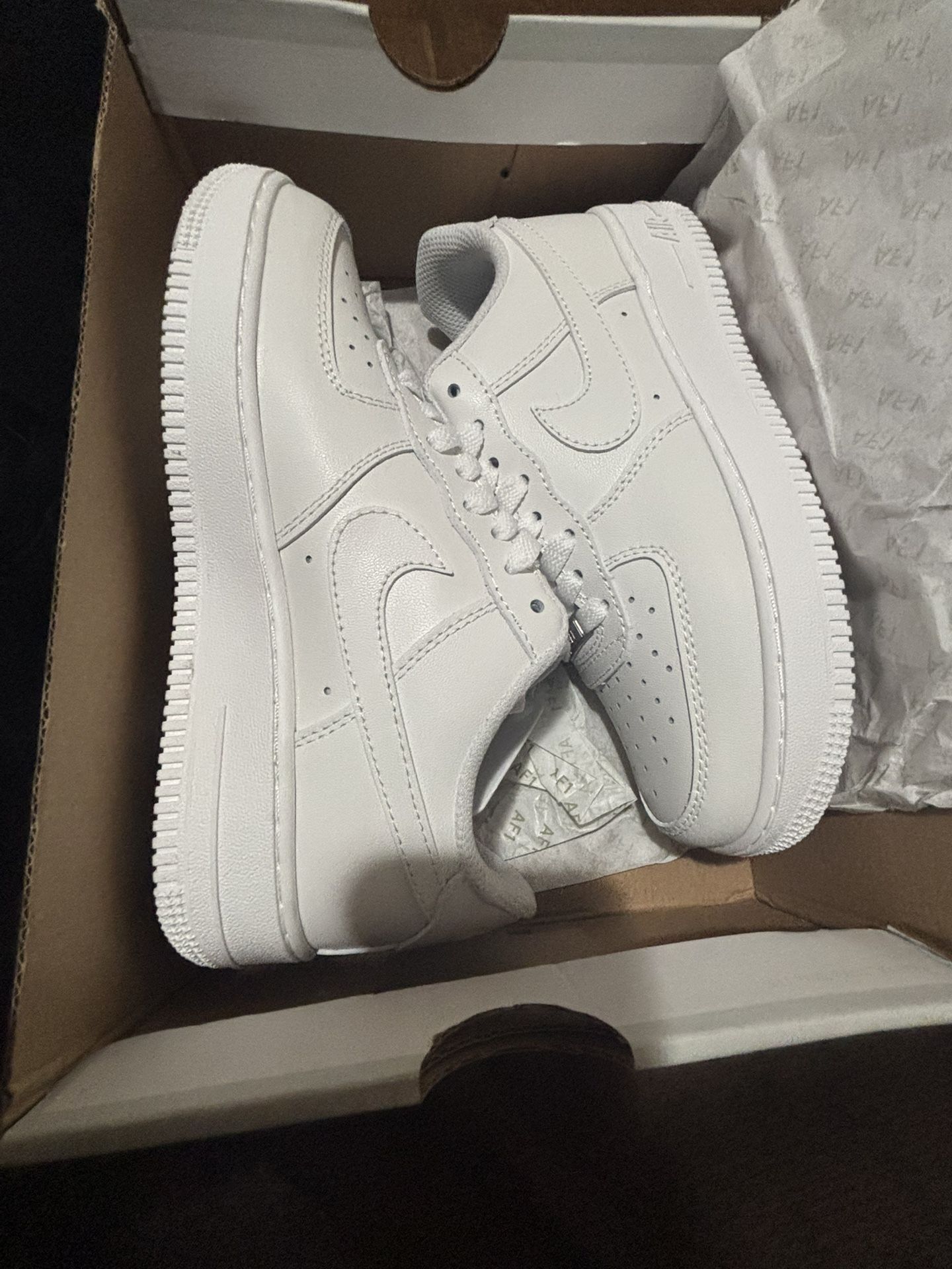Air Force 1 Size 7 For Men Woman Size 8.5