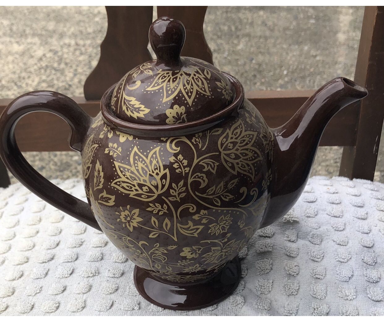 Nice Design Room Creative Teatime Ceramic Teapot 2007 VGC 10 X 6 X 9”