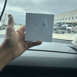 AIRPODS PLEASE READ !