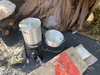 Turkey fryer new little dusty , garden Roto tiller has compression but have worked it